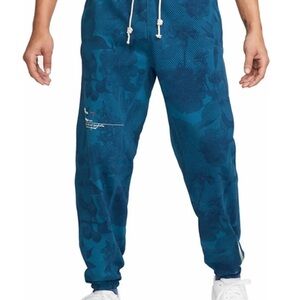 Nike Men’s Dry-Fit Standard Issue sweatpants